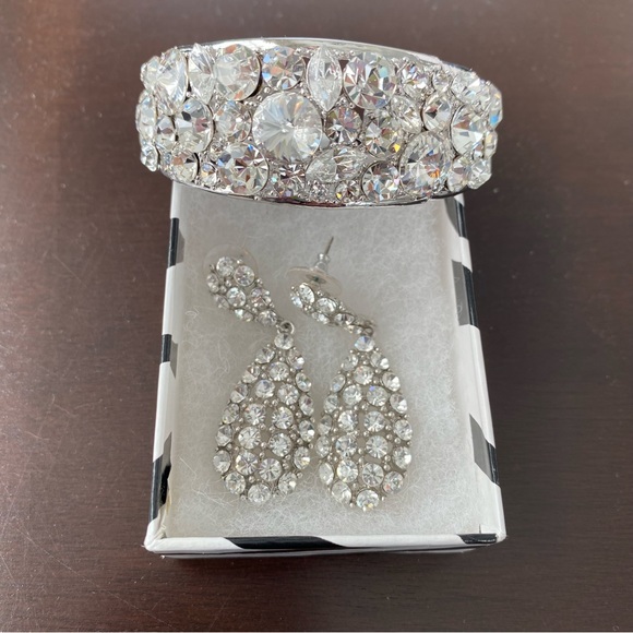 Sparkly Crystal Chandelier Earrings - Picture 2 of 2